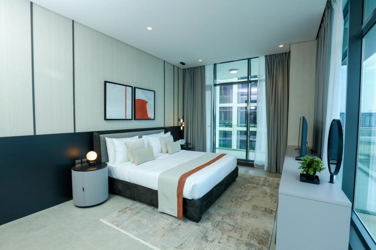 Charthouse Bahrain Hotel Manama Exterior photo A bedroom at the hotel
