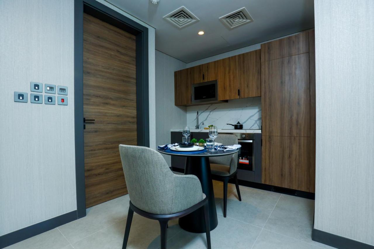 Charthouse Bahrain Hotel Manama Exterior photo Kitchenette