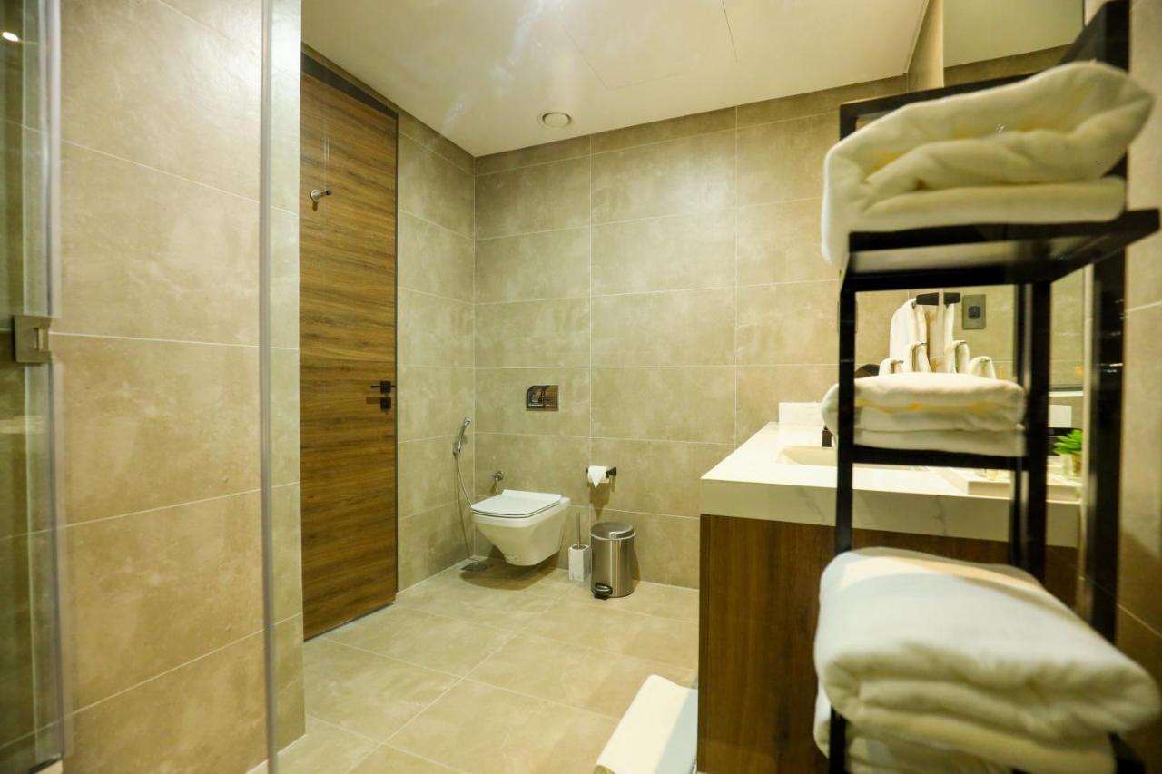 Charthouse Bahrain Hotel Manama Exterior photo Bathroom