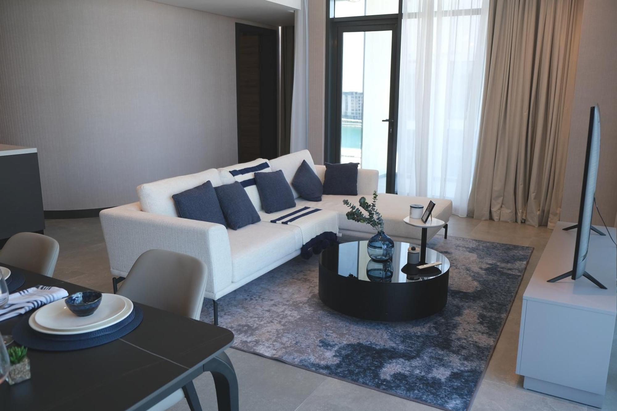 Charthouse Bahrain Hotel Manama Exterior photo Living room