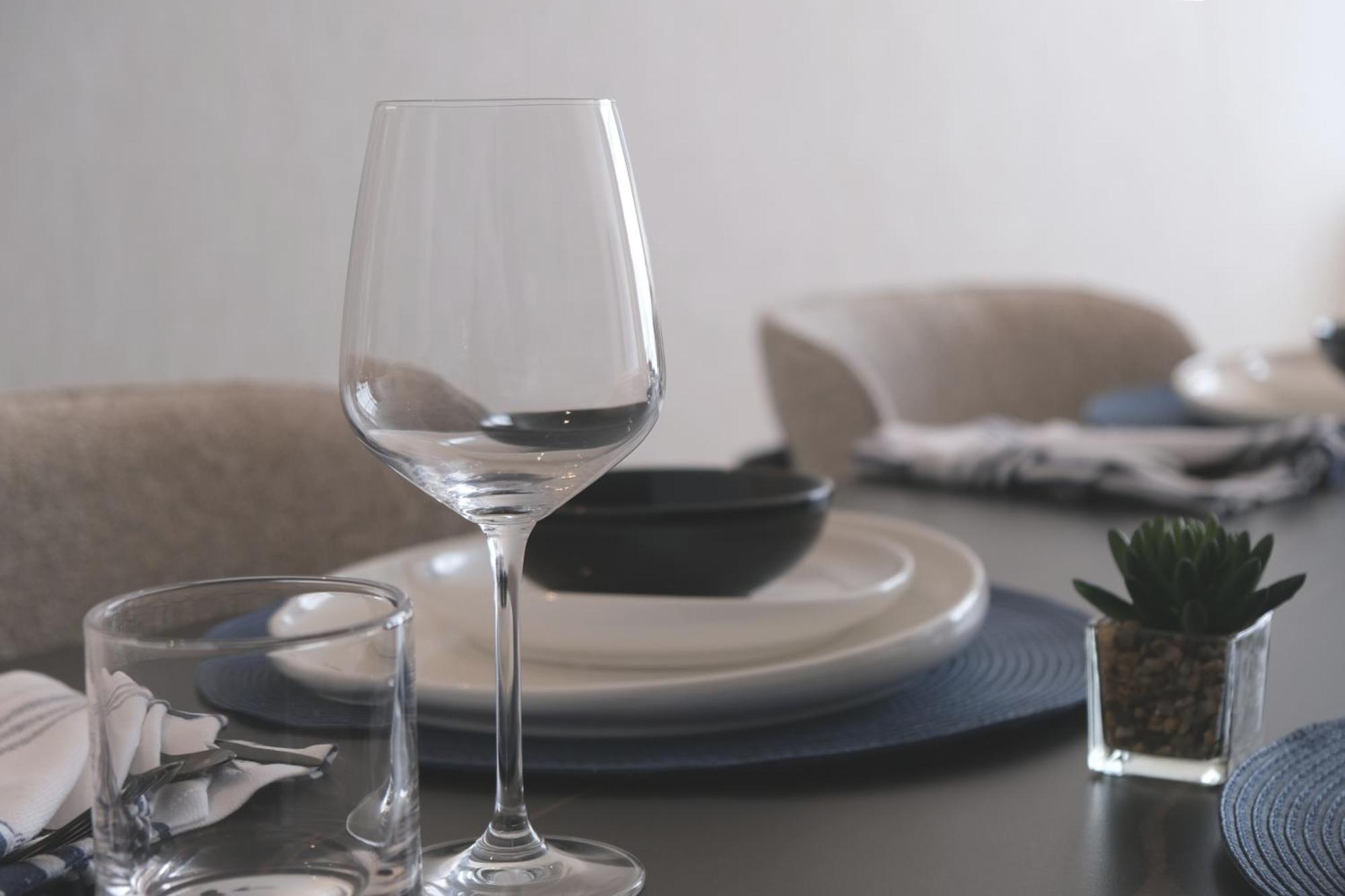 Charthouse Bahrain Hotel Manama Exterior photo A wine glass